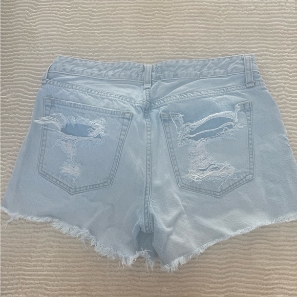Abercrombie & Fitch women’s Light Blue Distressed Denim Shorts - Picture 2 of 4